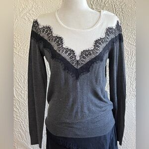 Vince Camuto Gray And White With Lace Detail Sweater Women's Size Medium